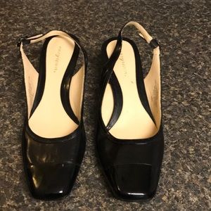 Size 10 black low heeled pumps. New!